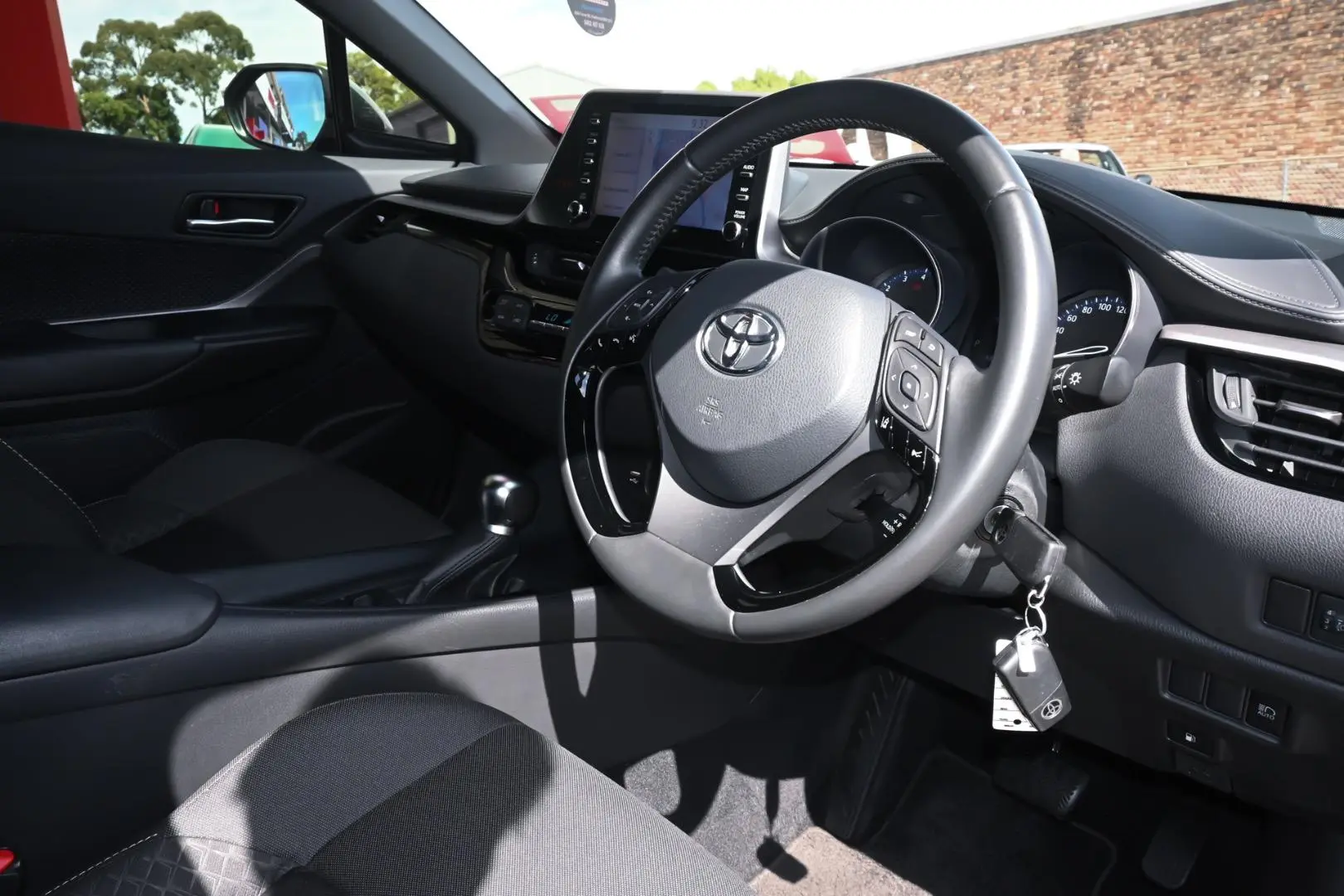 2020 Toyota C-HR Gallery Image 7