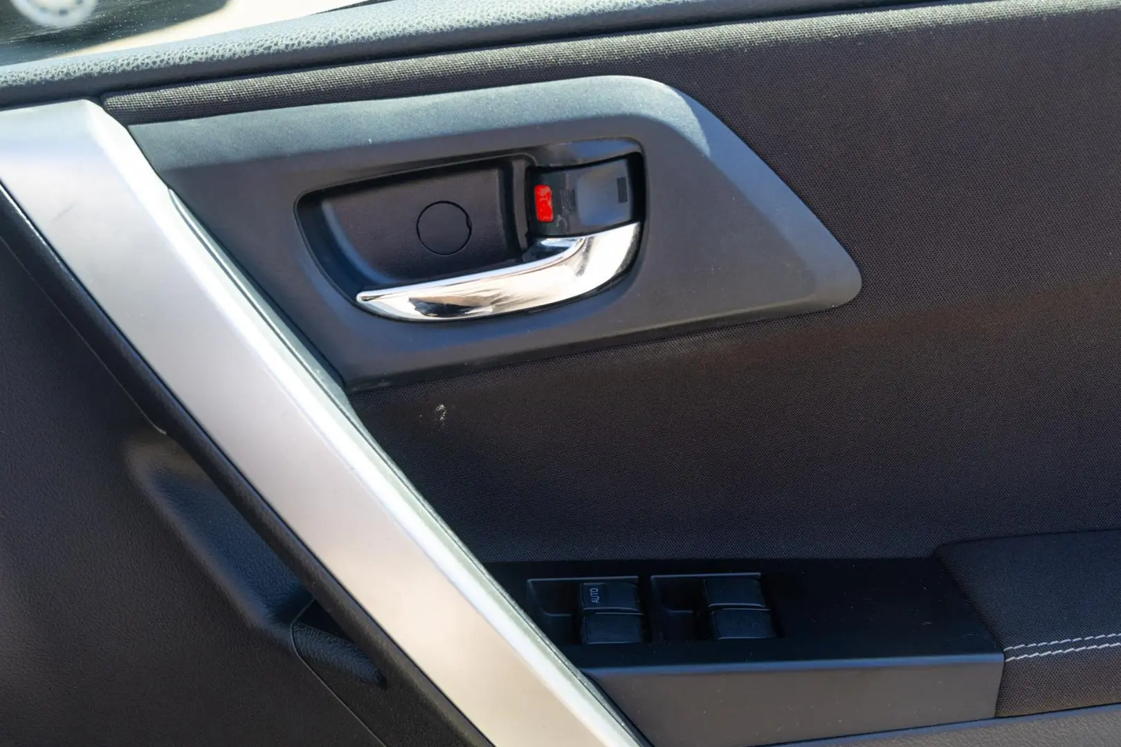 2014 Toyota Corolla Gallery Image 16