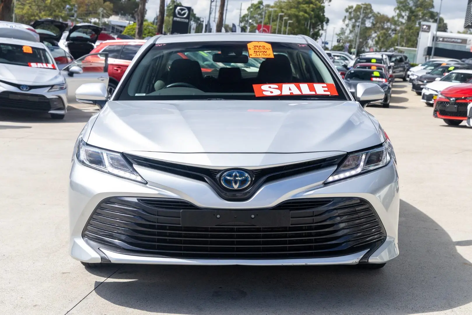 2020 Toyota Camry Gallery Image 4