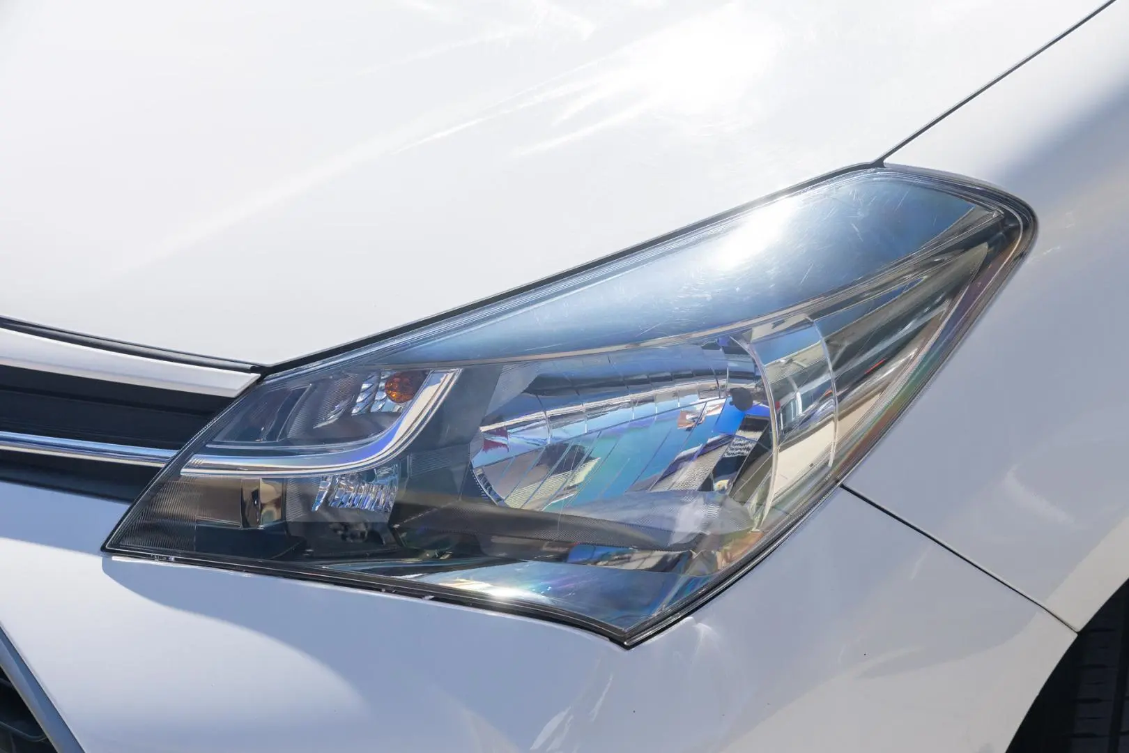 2015 Toyota Yaris Gallery Image 18