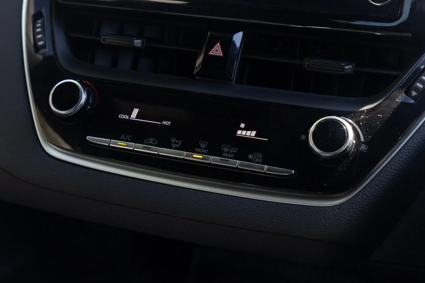 2020 Toyota Corolla Gallery Image 16