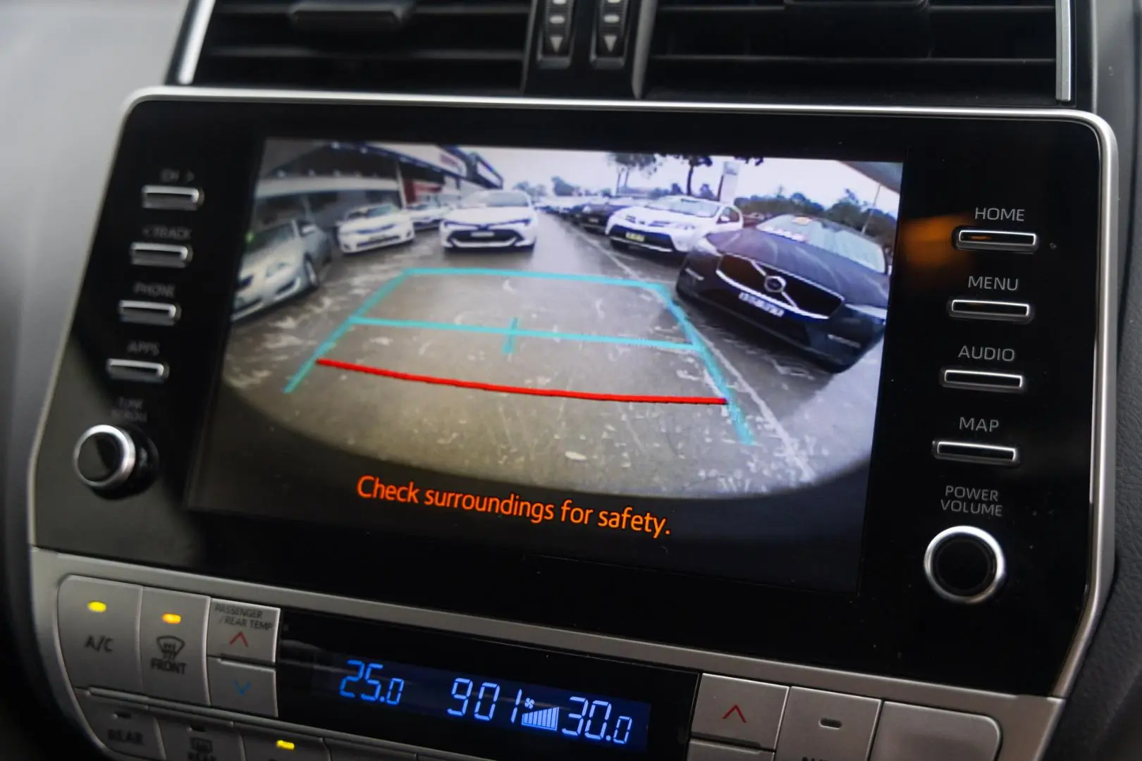 2022 Toyota Landcruiser Prado Gallery Image 13