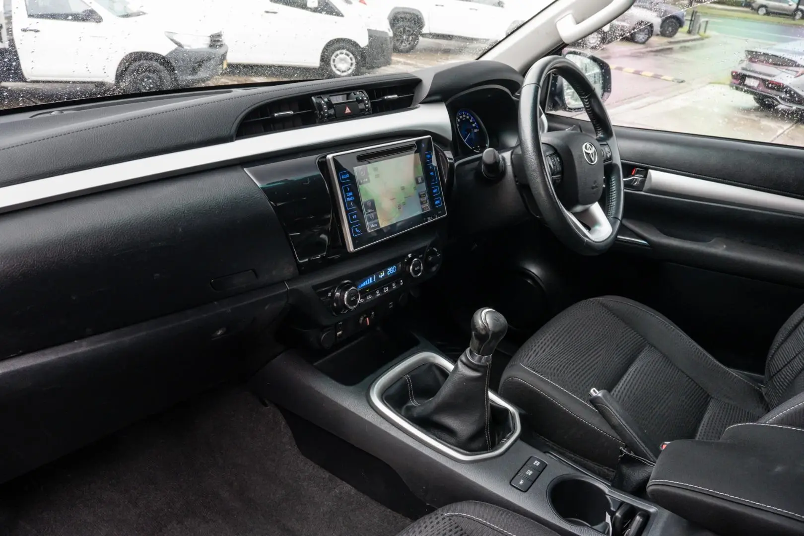 2017 Toyota Hilux Gallery Image 6