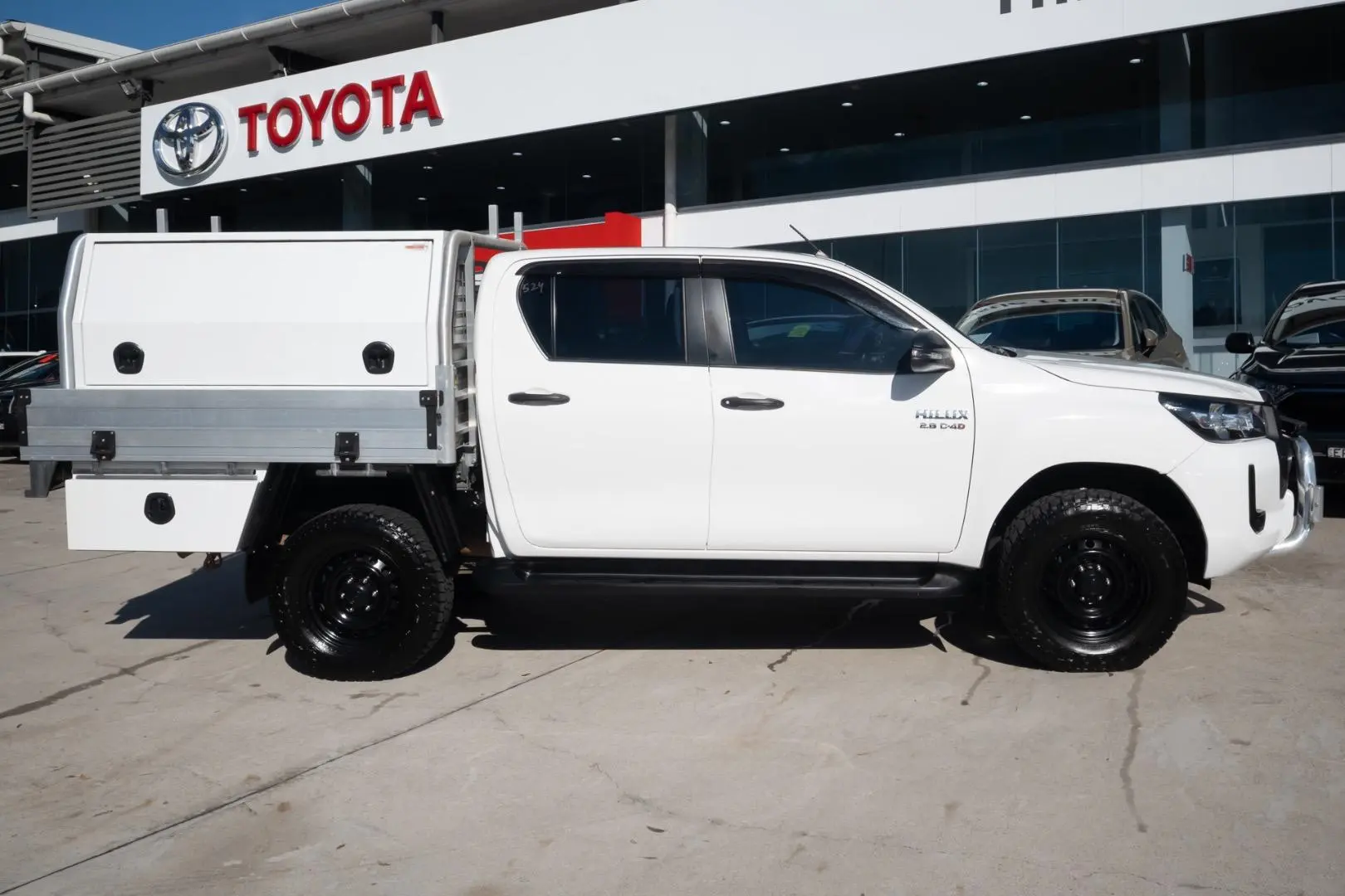 2021 Toyota Hilux Gallery Image 3