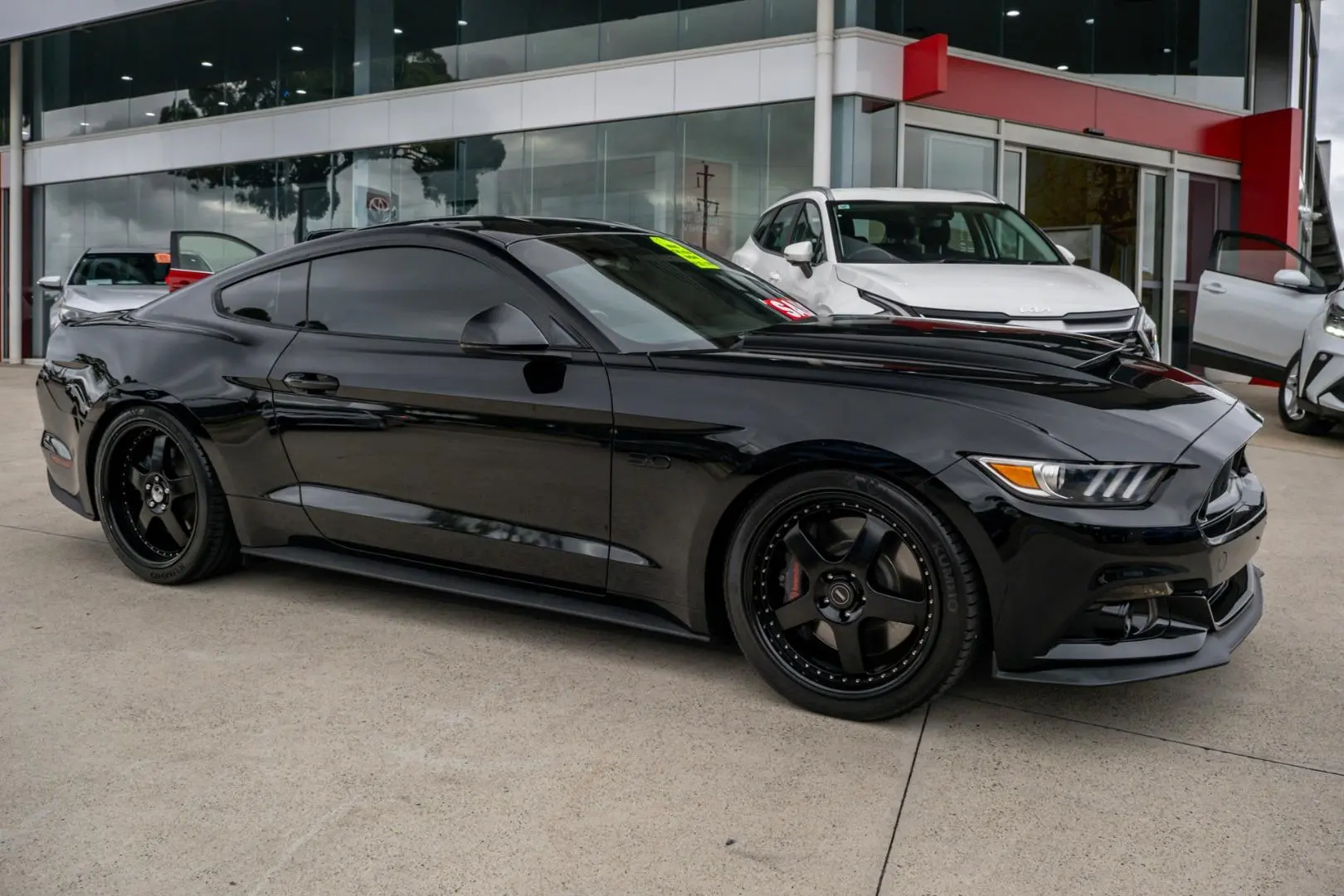 2017 Ford Mustang Gallery Image 3