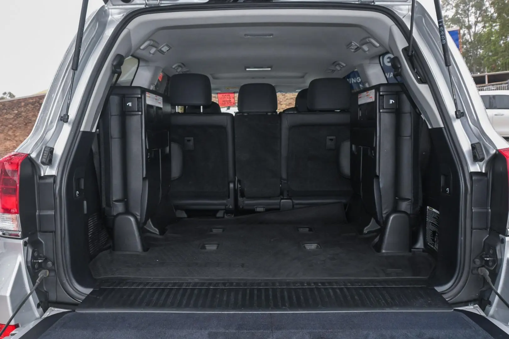 2018 Toyota Landcruiser Gallery Image 21