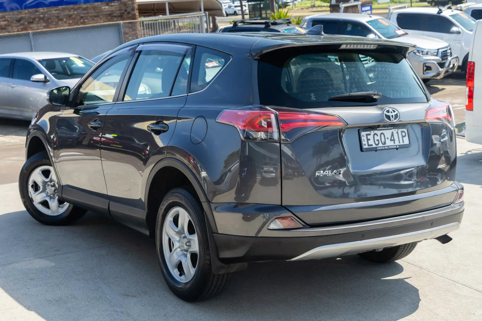 2018 Toyota RAV4 Gallery Image 2