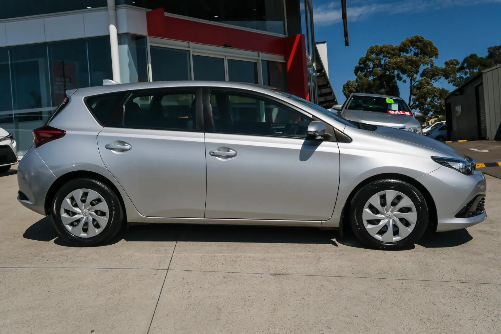 2017 Toyota Corolla Gallery Image 3