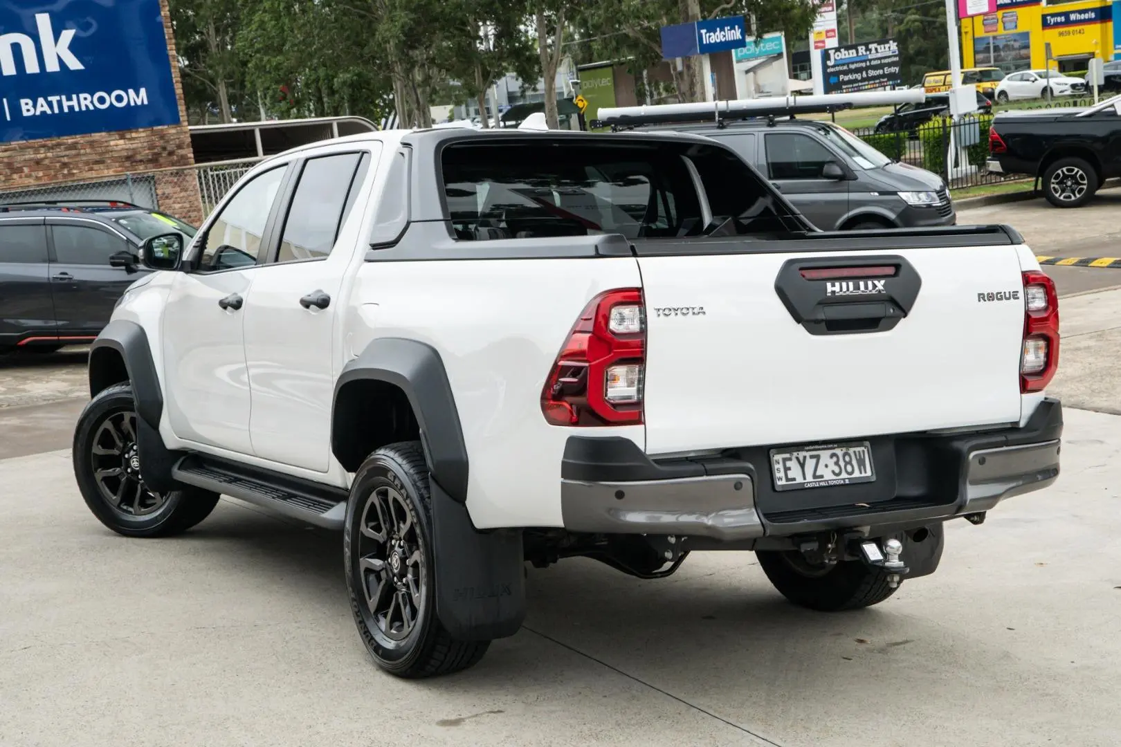 2023 Toyota Hilux Gallery Image 2