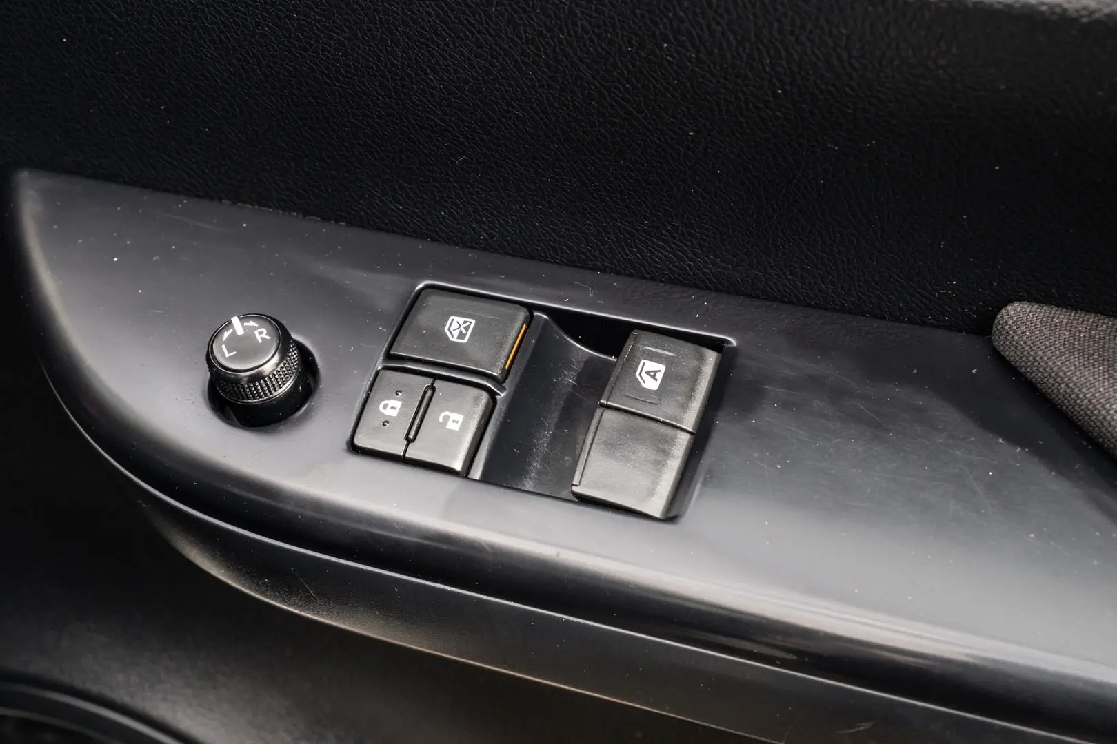 2018 Toyota Hilux Gallery Image 16