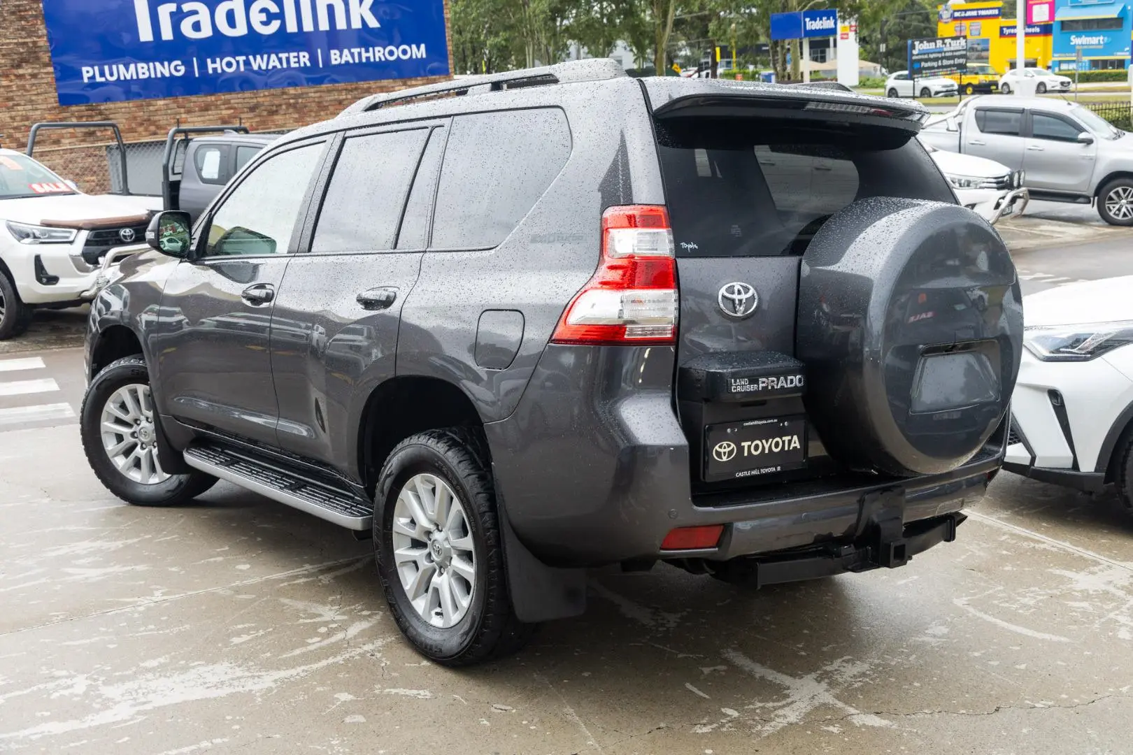 2017 Toyota Landcruiser Prado Gallery Image 2