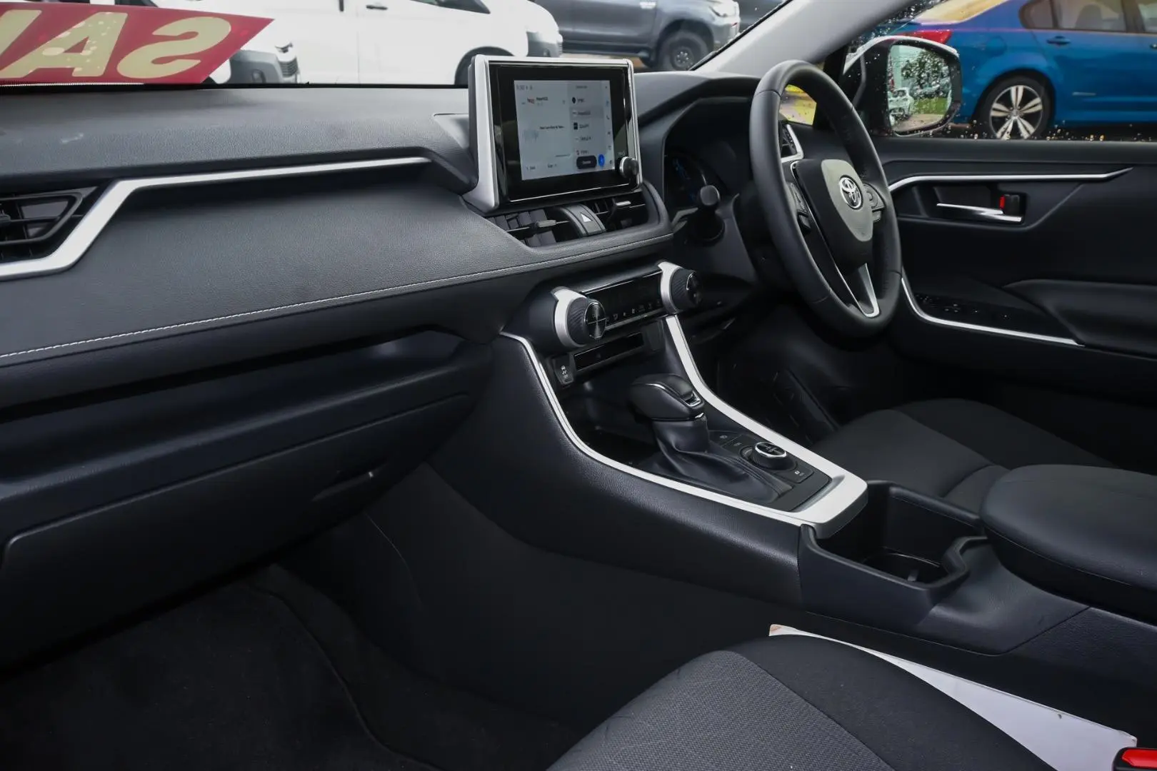 2024 Toyota RAV4 Gallery Image 8