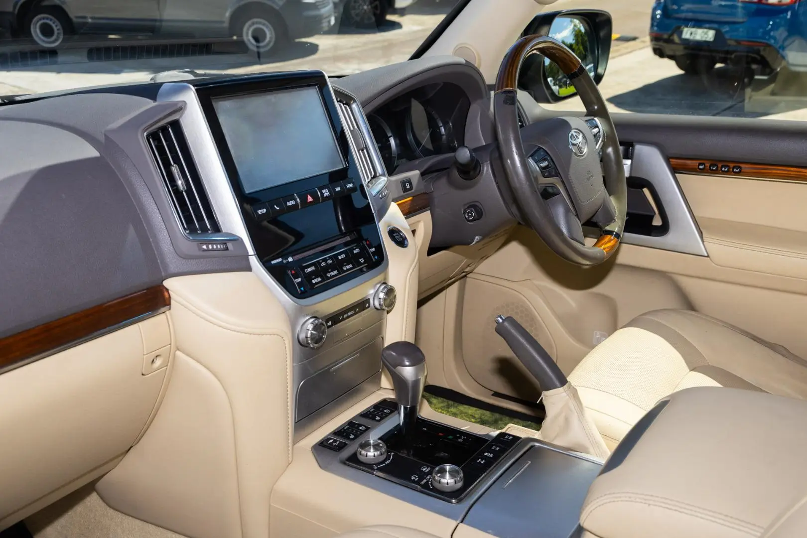 2017 Toyota Landcruiser Gallery Image 8