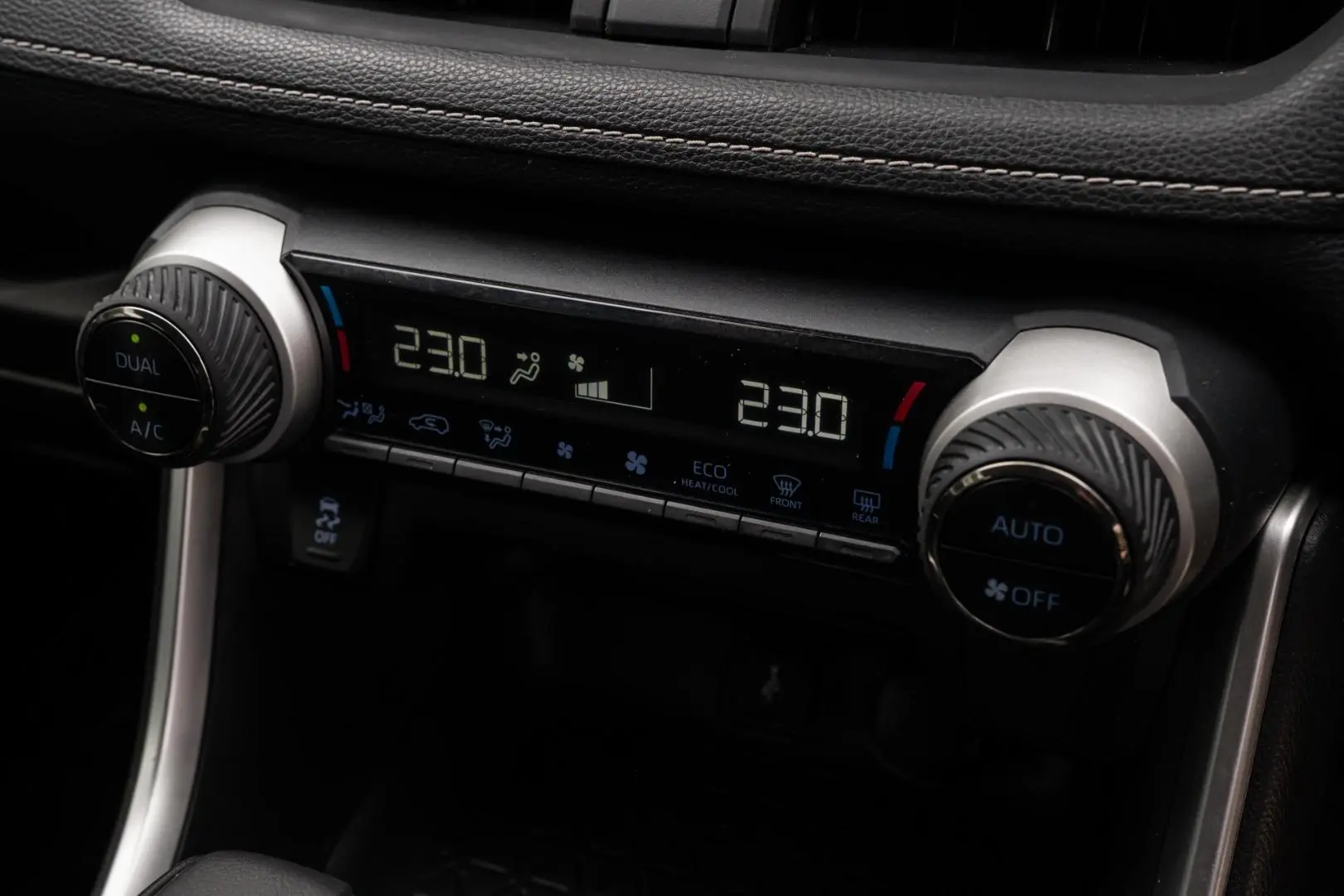 2020 Toyota RAV4 Gallery Image 13