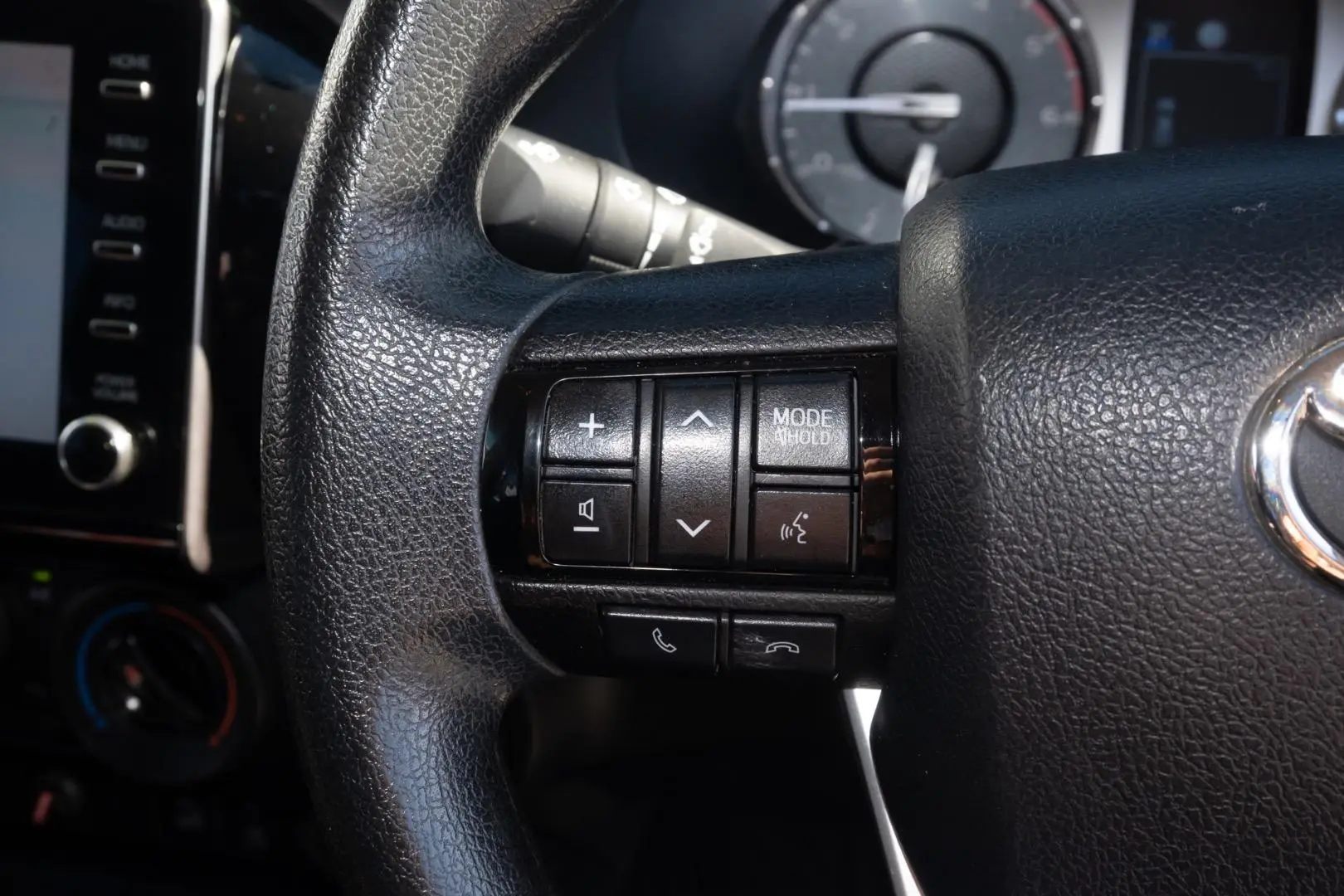 2021 Toyota Hilux Gallery Image 12