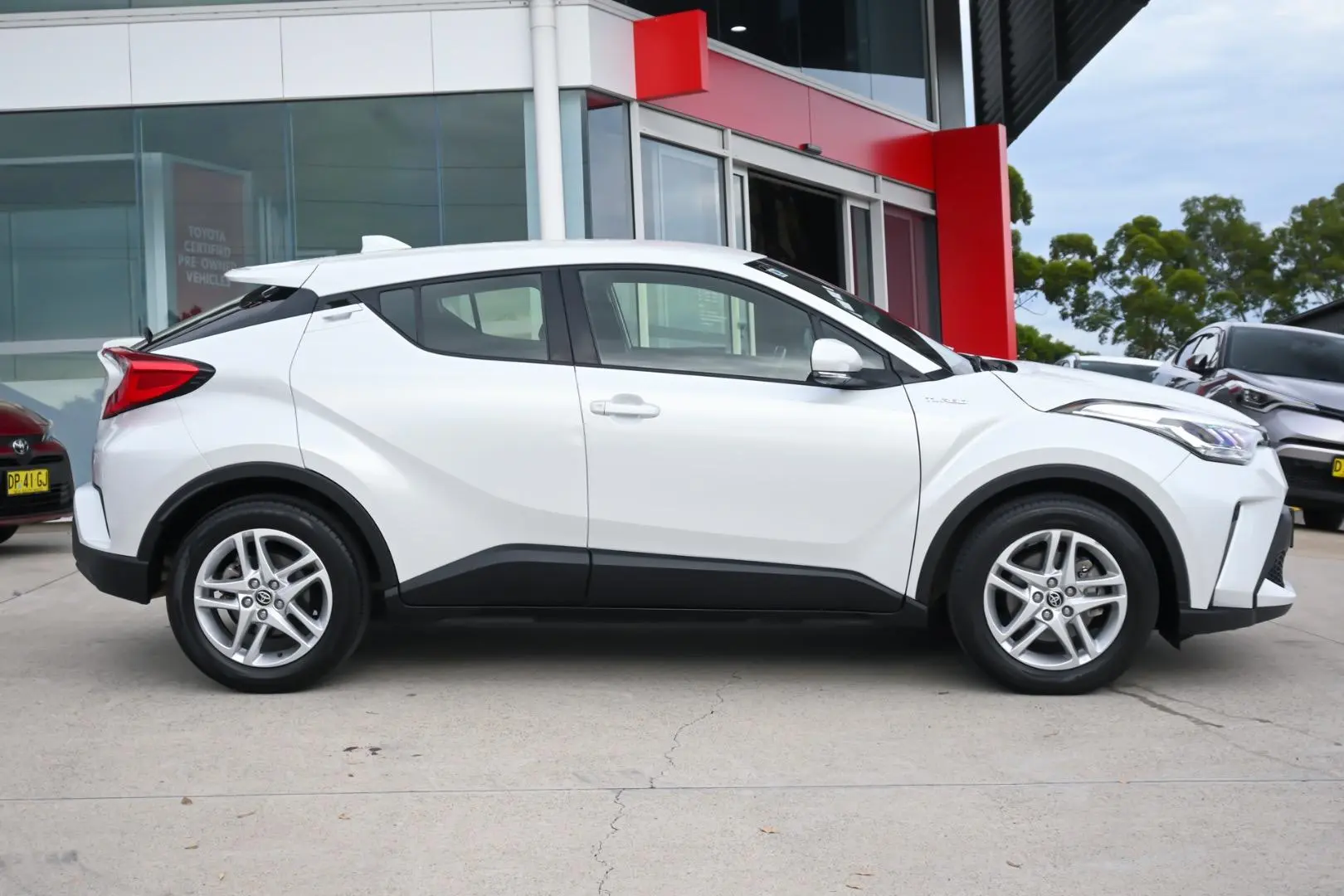 2023 Toyota C-HR Gallery Image 3