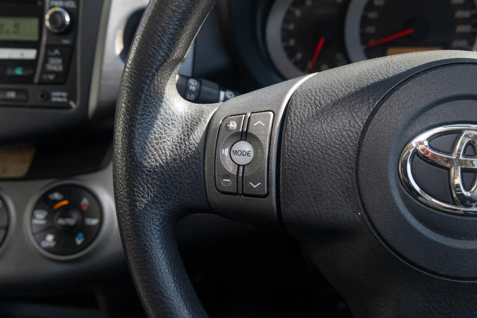2010 Toyota RAV4 Gallery Image 11