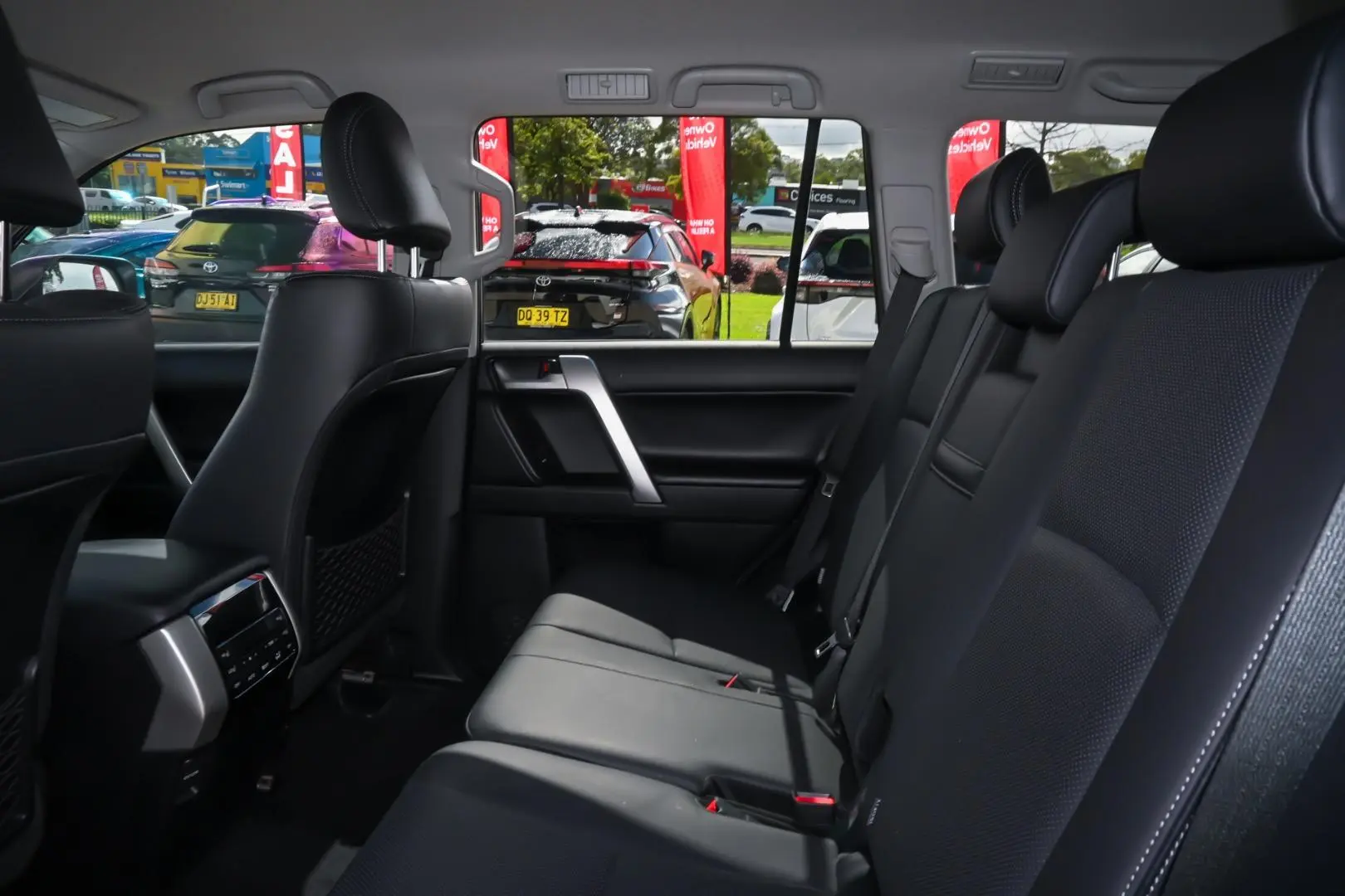 2023 Toyota Landcruiser Prado Gallery Image 9