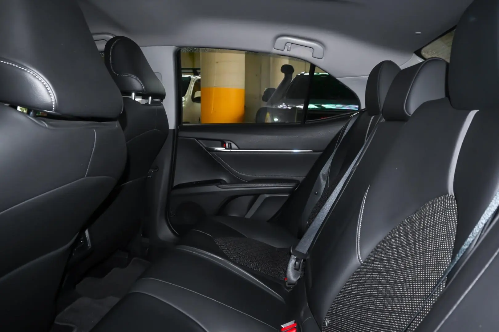 2018 Toyota Camry Gallery Image 9