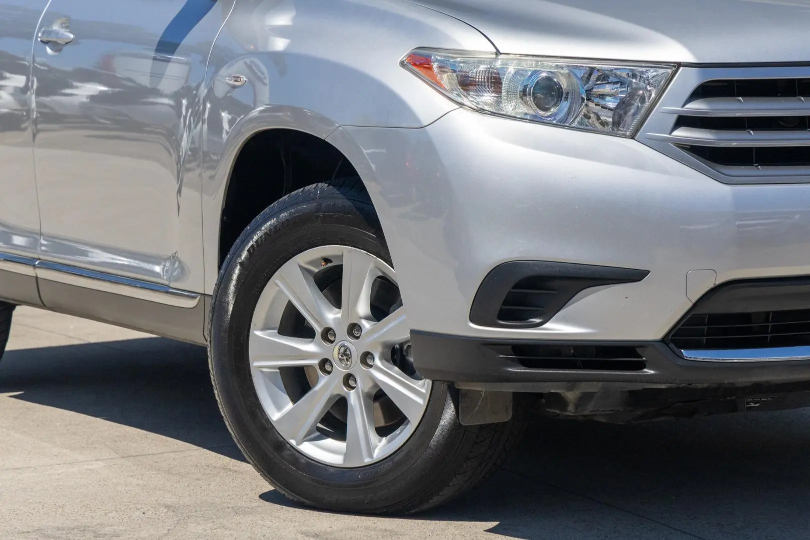 2012 Toyota Kluger Gallery Image 6