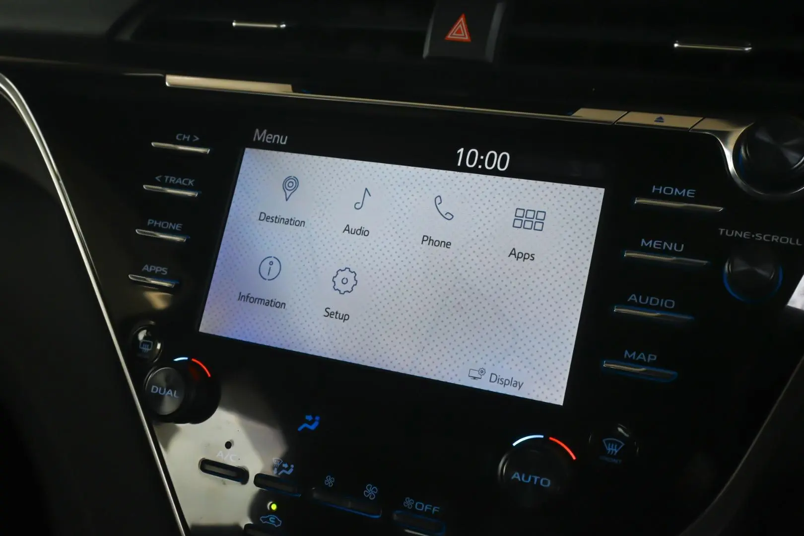 2018 Toyota Camry Gallery Image 16