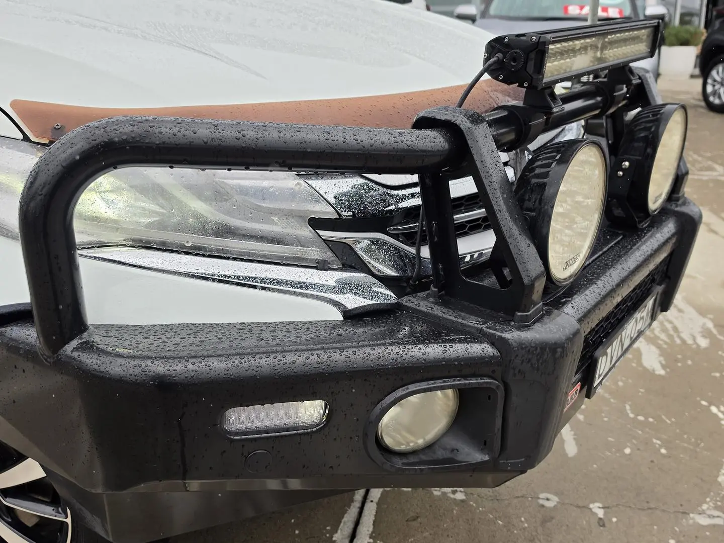 2017 Mitsubishi Pajero Sport Gallery Image 2