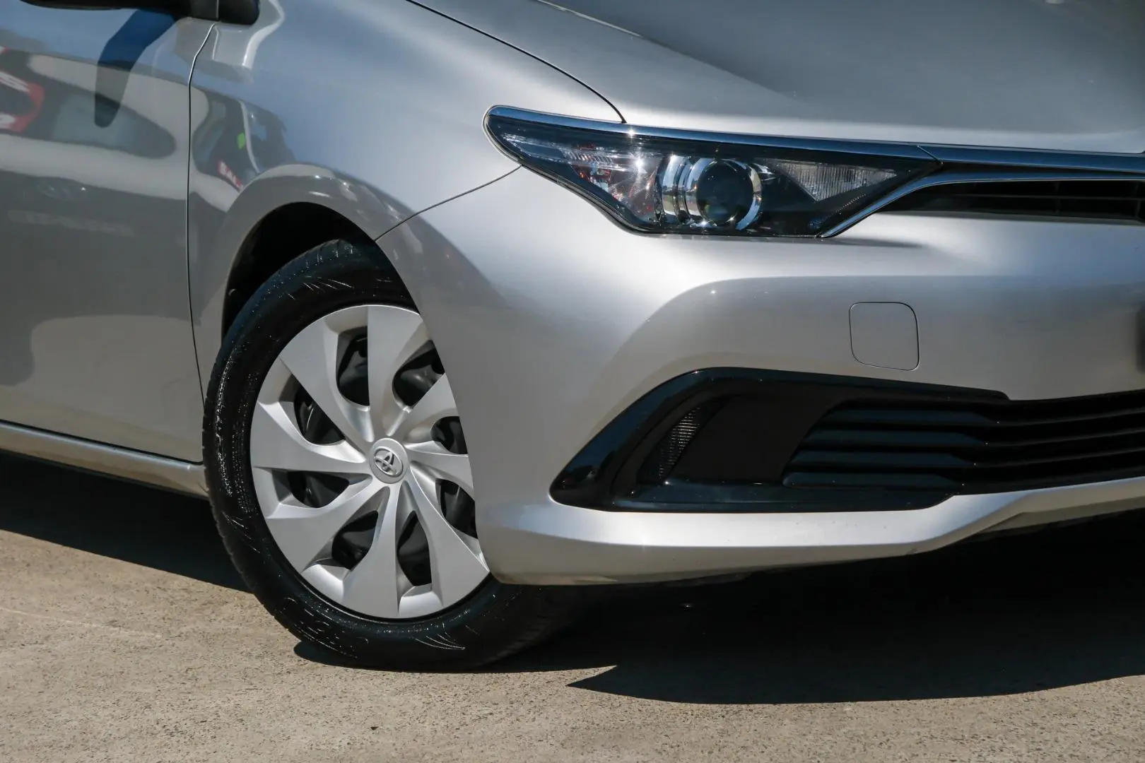 2017 Toyota Corolla Gallery Image 6