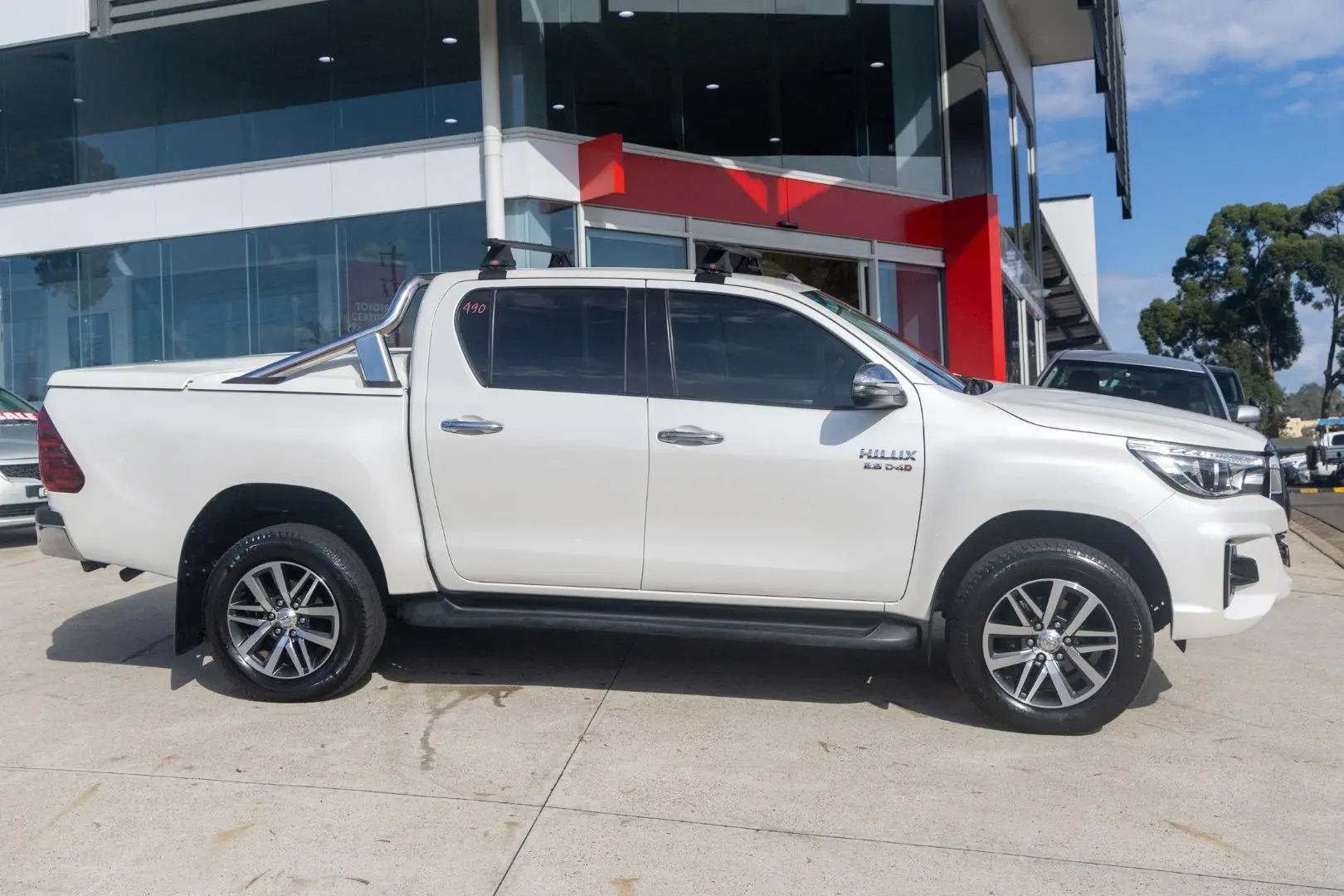 2019 Toyota Hilux Gallery Image 3