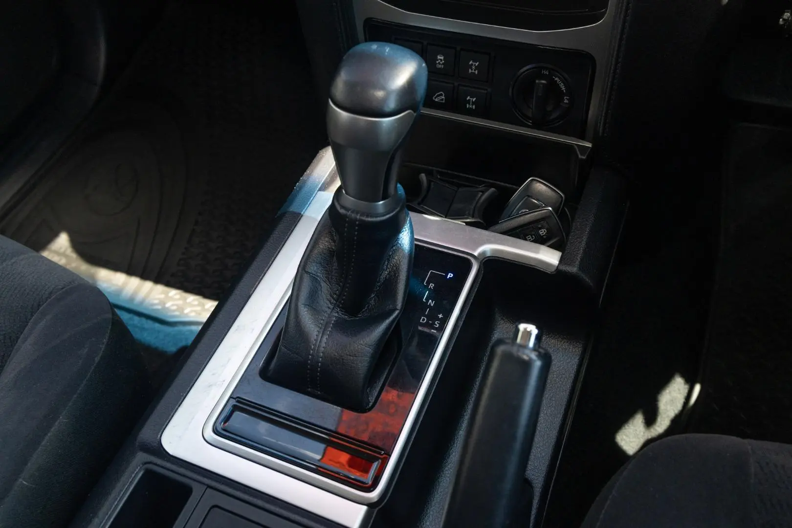 2018 Toyota Landcruiser Prado Gallery Image 16