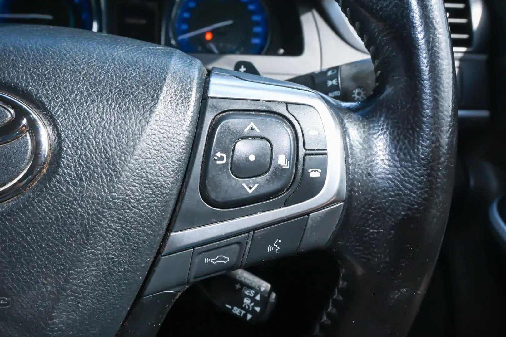 2016 Toyota Camry Gallery Image 13