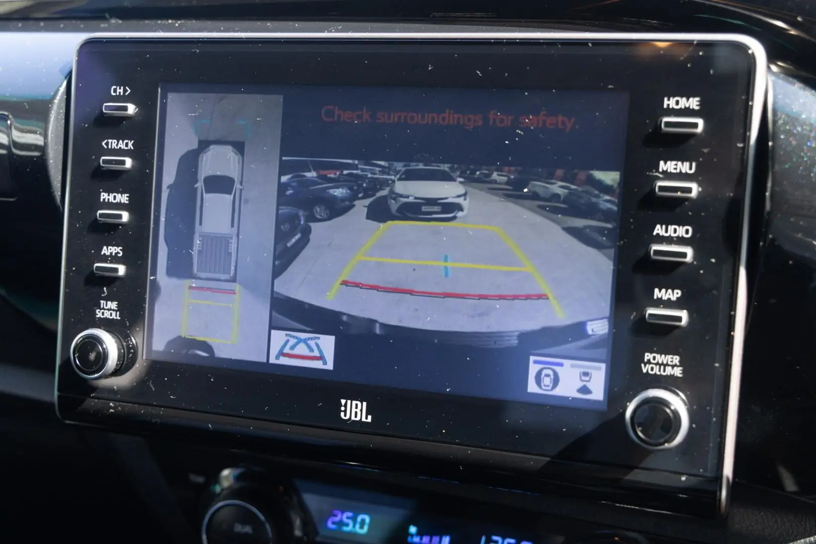 2025 Toyota Hilux Gallery Image 12