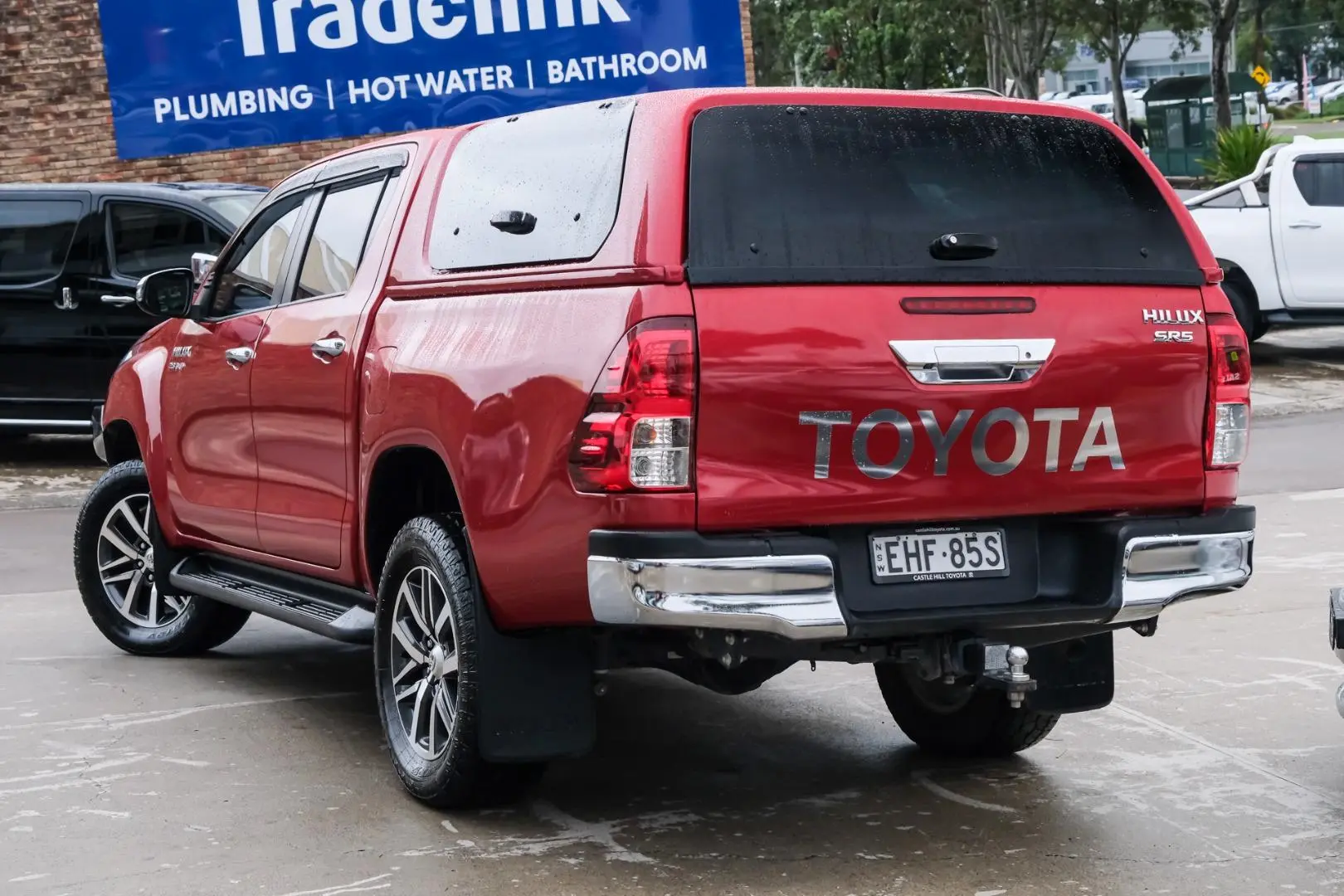 2018 Toyota Hilux Gallery Image 2