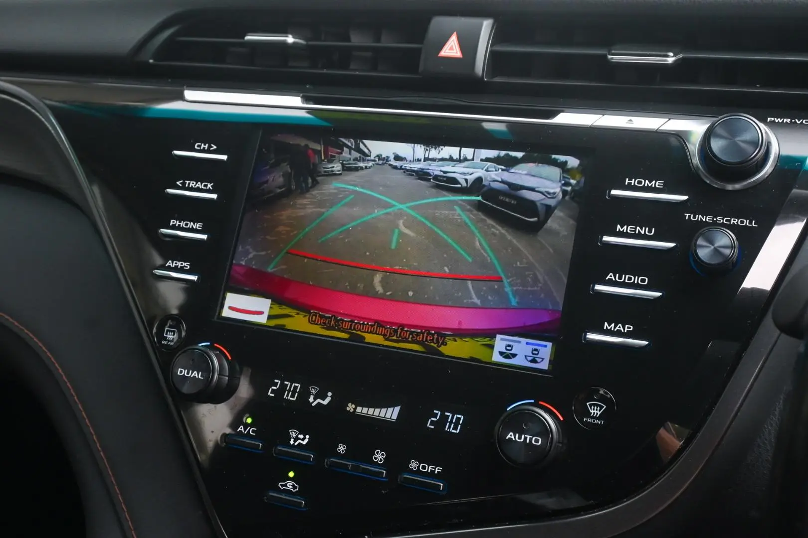 2019 Toyota Camry Gallery Image 15