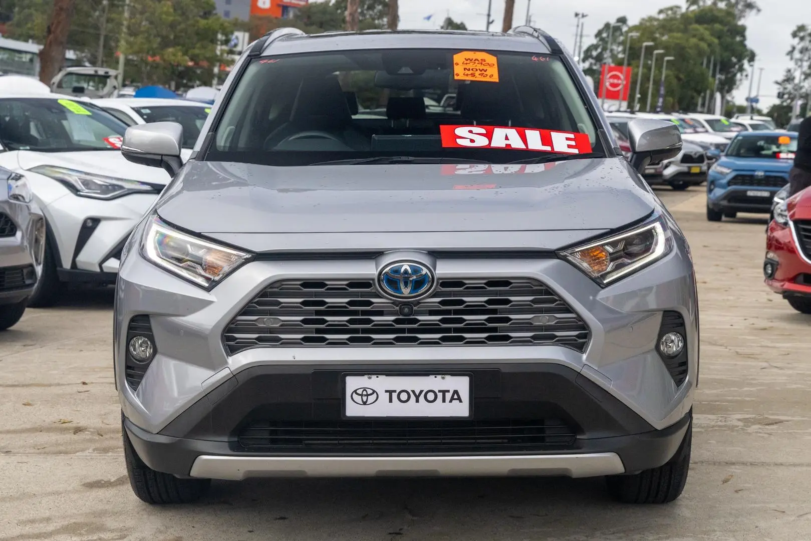 2020 Toyota RAV4 Gallery Image 4