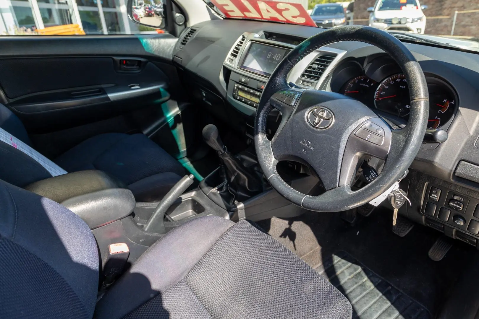 2014 Toyota Hilux Gallery Image 7