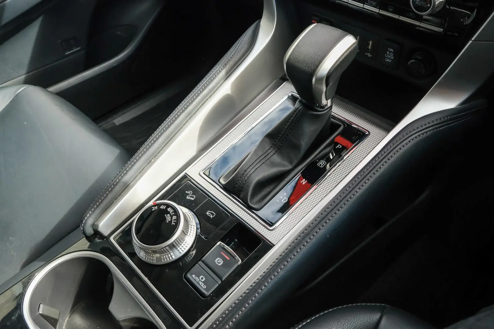 2024 Mitsubishi Pajero Sport Gallery Image 14