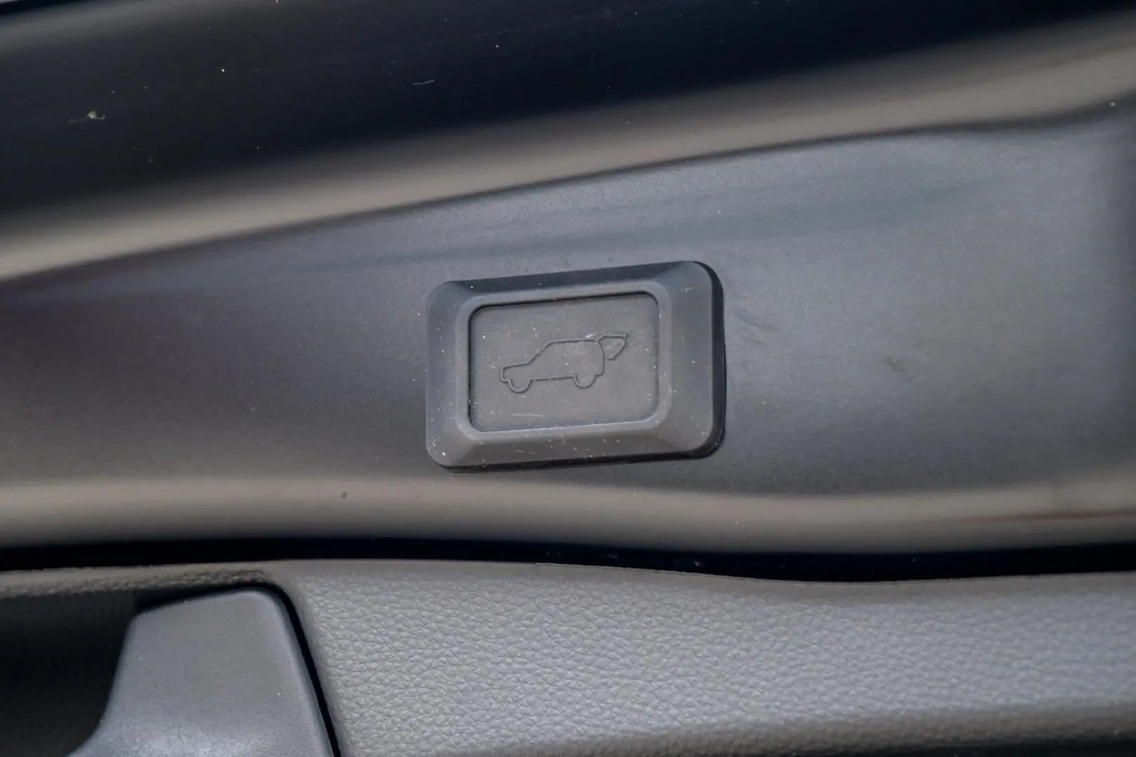 2022 Toyota RAV4 Gallery Image 18