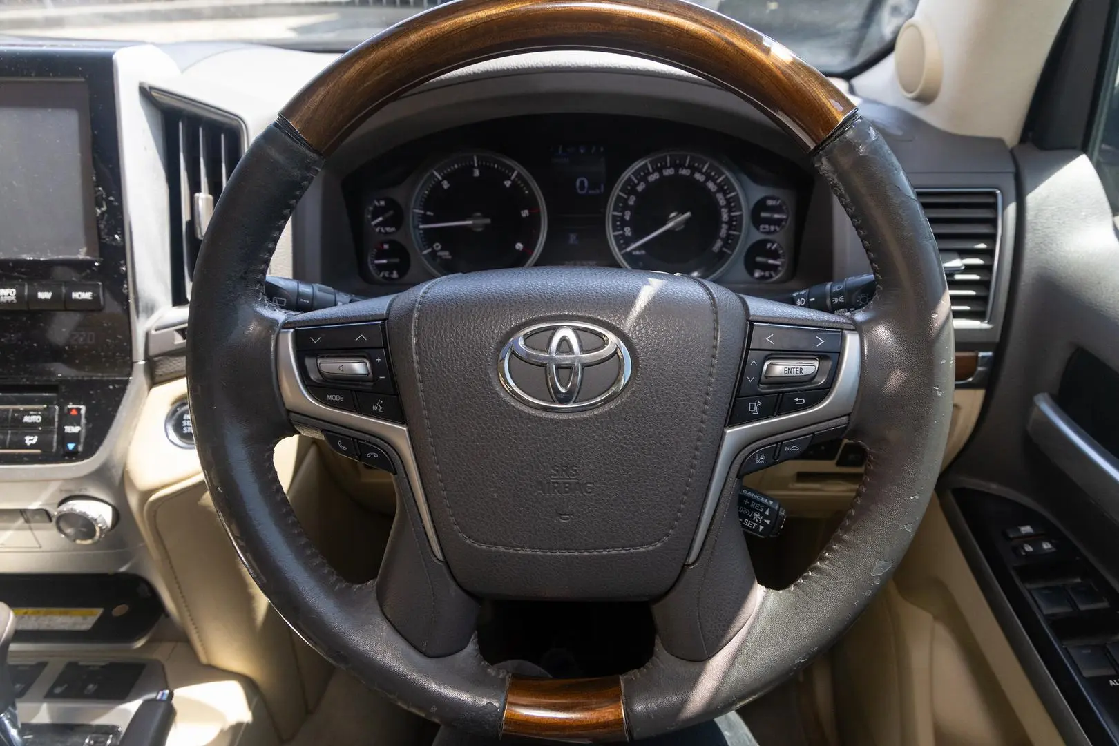 2016 Toyota Landcruiser Gallery Image 10