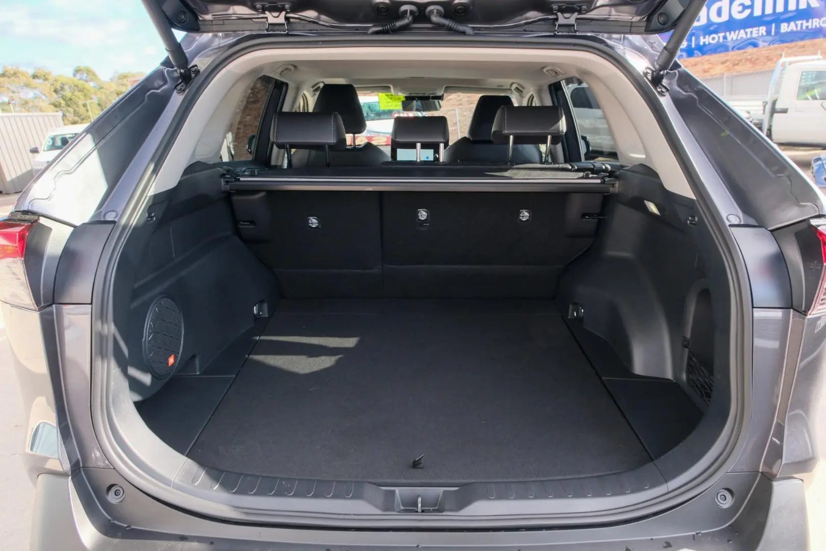 2025 Toyota RAV4 Gallery Image 18