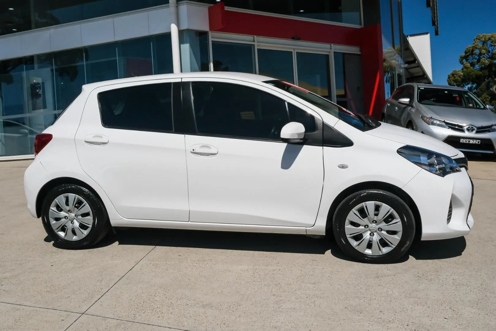 2016 Toyota Yaris Gallery Image 3