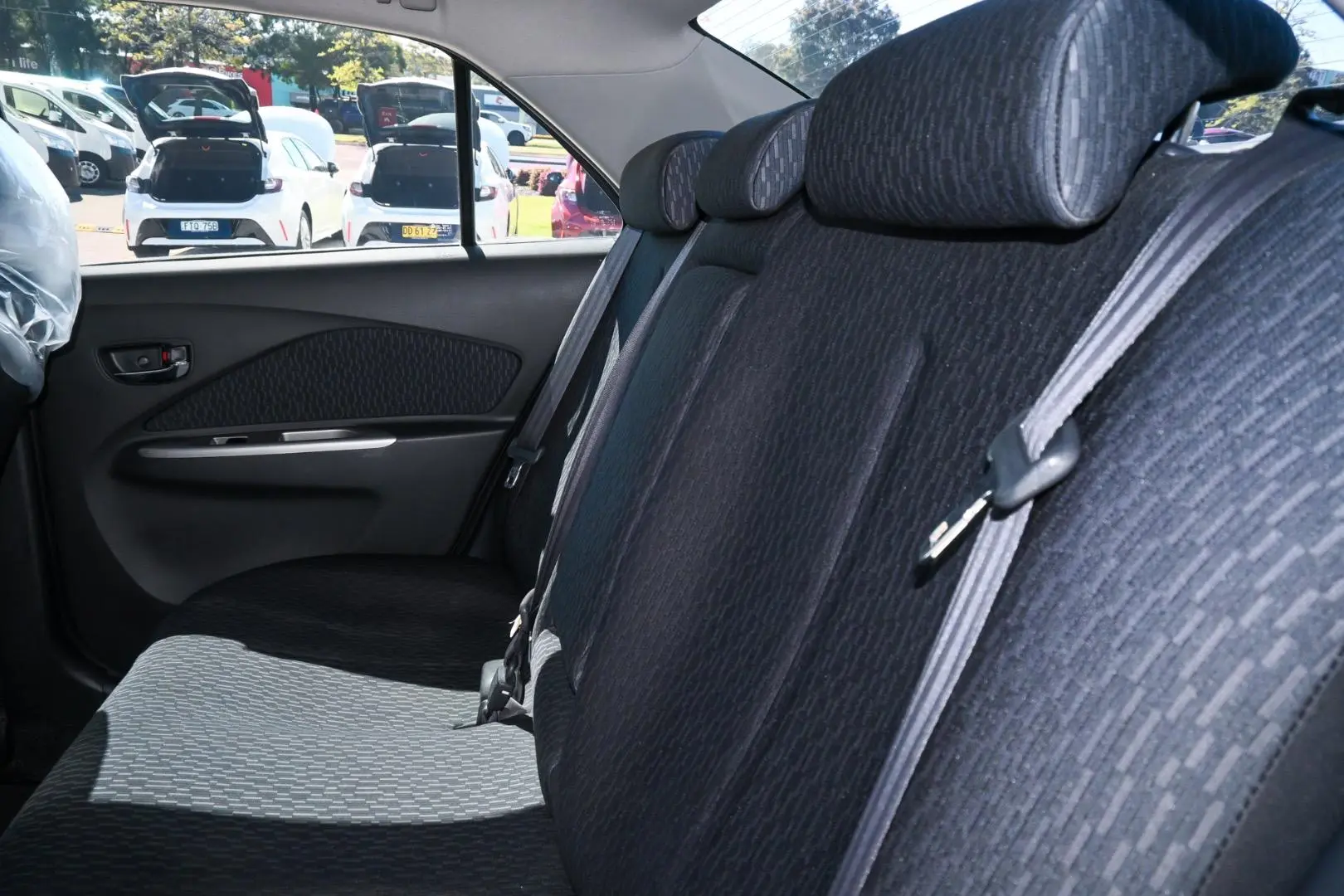 2010 Toyota Yaris Gallery Image 9