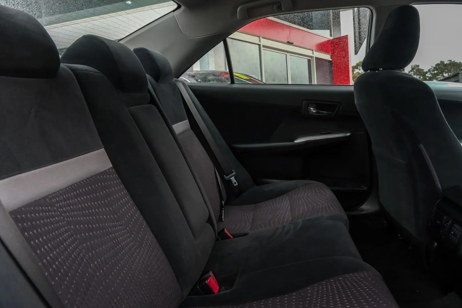 2012 Toyota Camry Gallery Image 9
