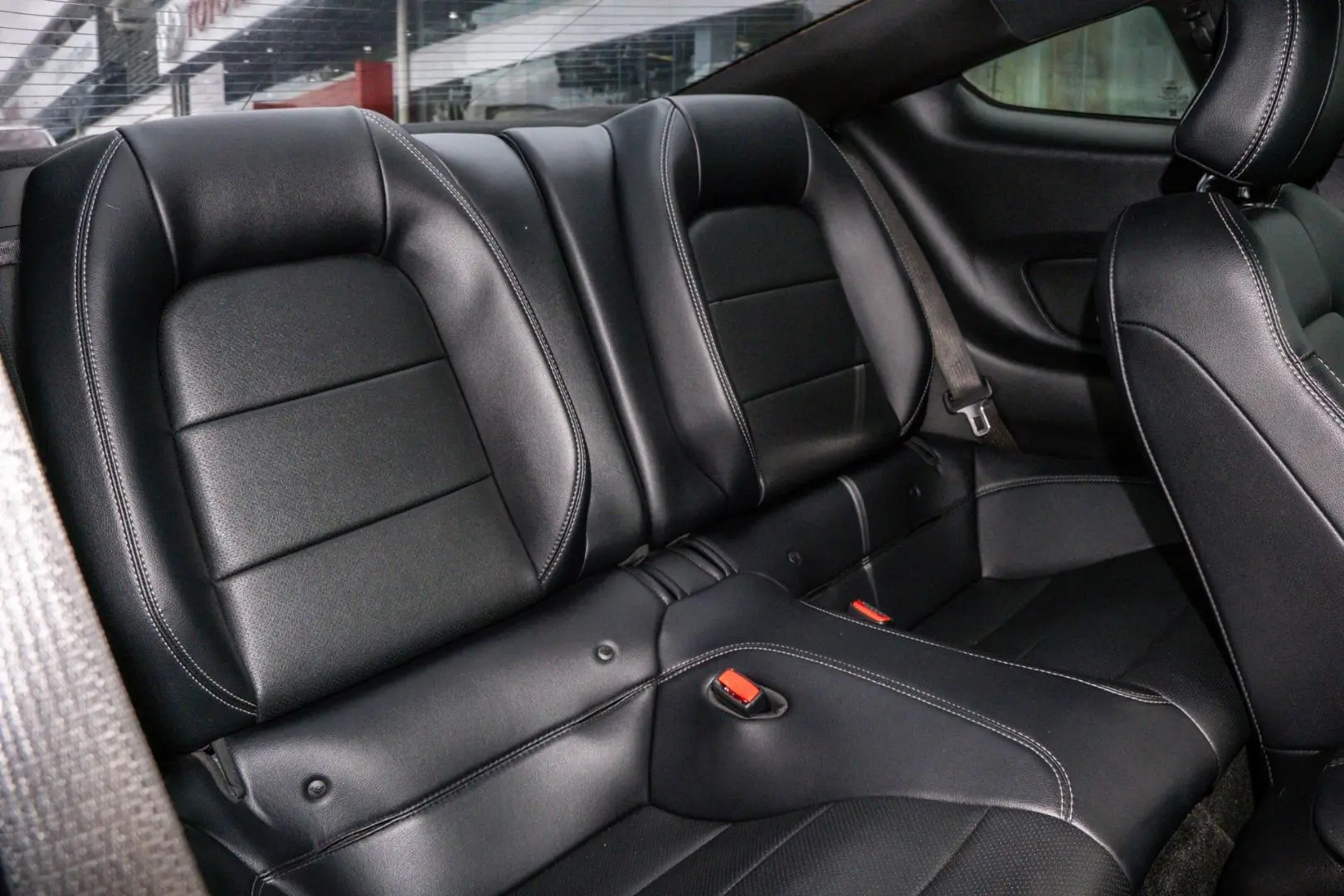 2017 Ford Mustang Gallery Image 9