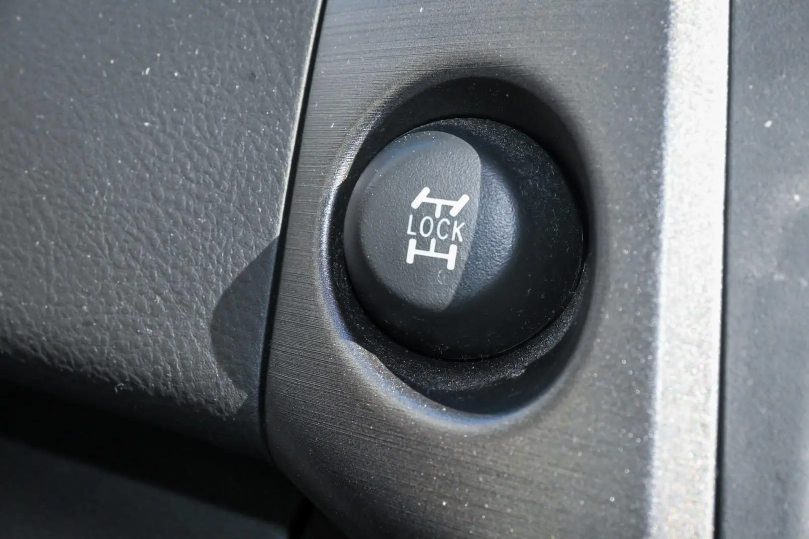 2012 Toyota RAV4 Gallery Image 18