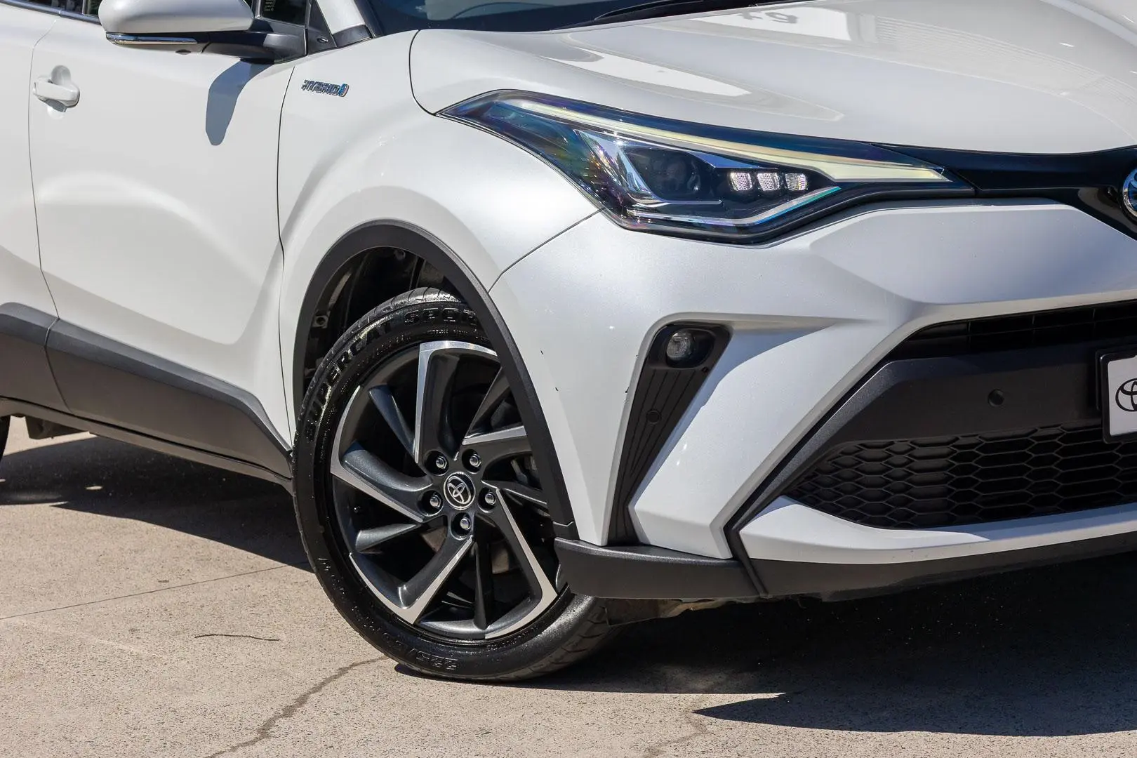 2023 Toyota C-HR Gallery Image 6