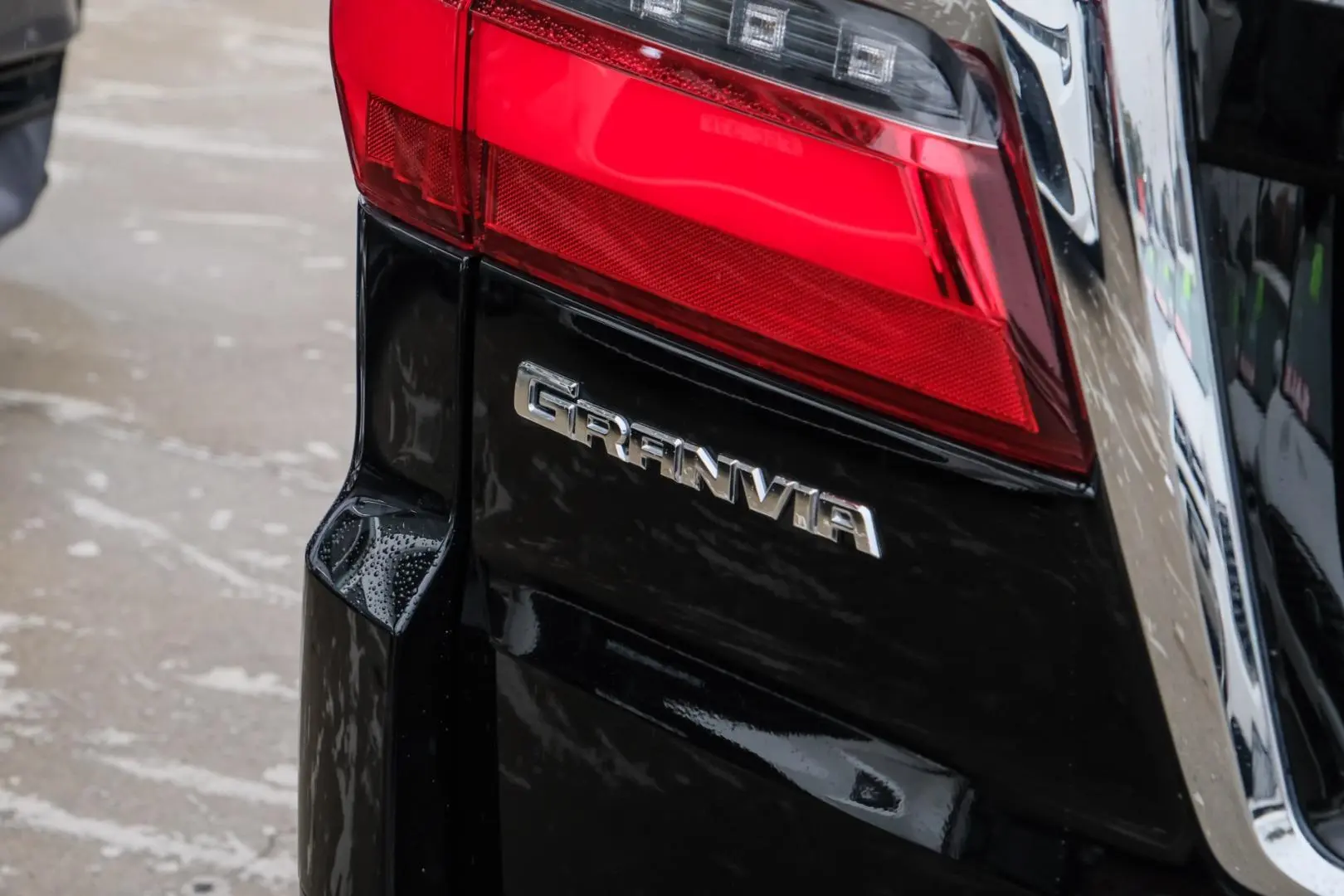 2023 Toyota Granvia Gallery Image 19