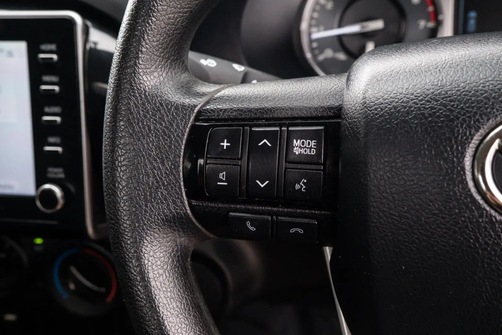 2022 Toyota Hilux Gallery Image 14