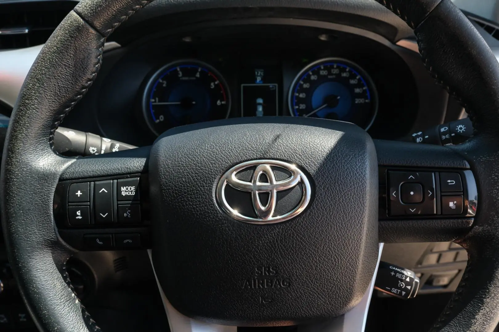 2016 Toyota Hilux Gallery Image 15