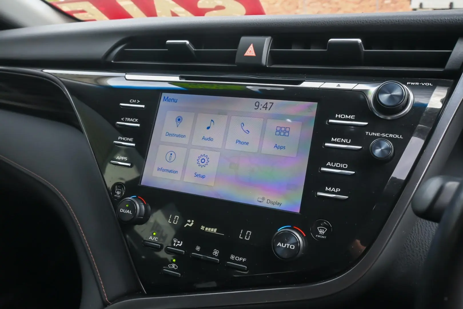 2019 Toyota Camry Gallery Image 17