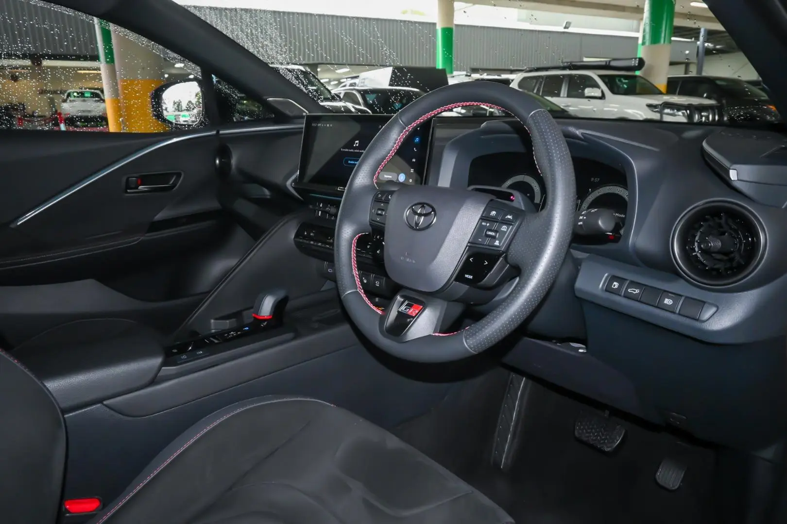 2025 Toyota C-HR Gallery Image 7